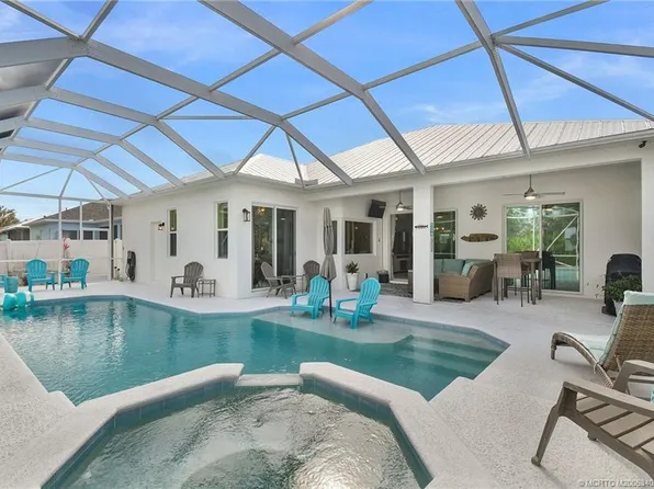 443 NW Sunflower Pl, Jensen Beach, FL 34957