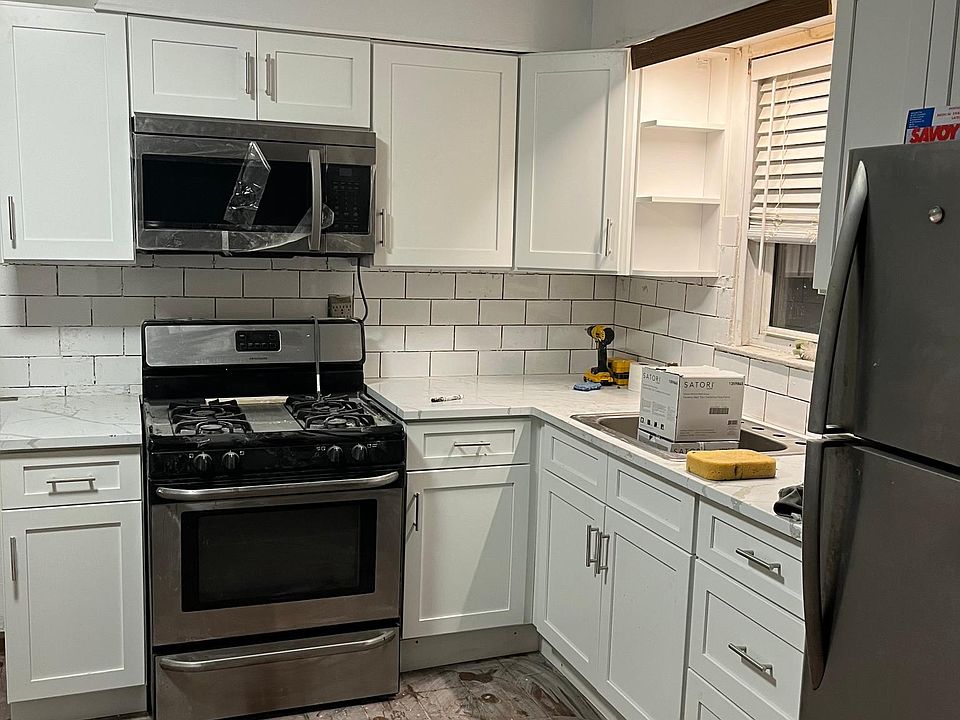 1st image of 835 Quincy Ave #1