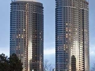 135 Village Green Sq #2121, Toronto, ON M1S 0G4