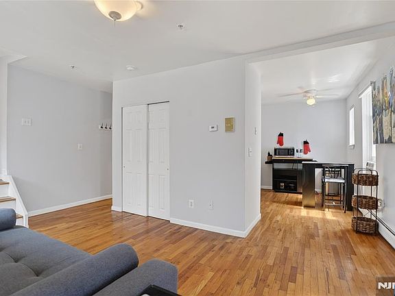 5th image of 76 Bright St #202