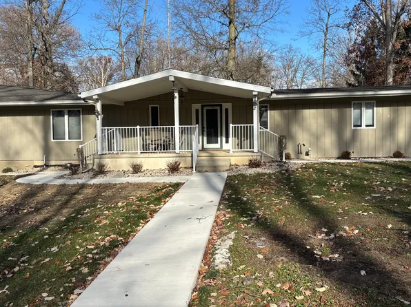 1380 Forest Dr, Lima, OH 45805