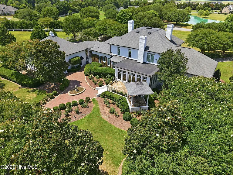 Lexington Dr — Photo 3