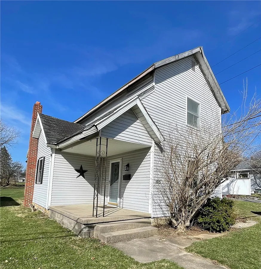 825 Eastern Ave photo 1