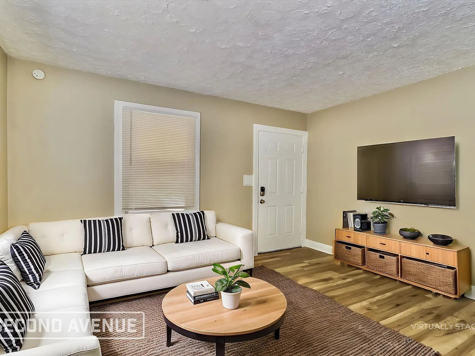 3 bed, 1.0 bath, 1053 sqft, $1,275 — Photo 2
