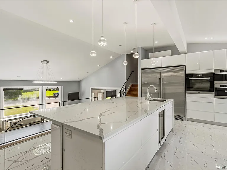 31 Sutton Hill Ln — Photo 18