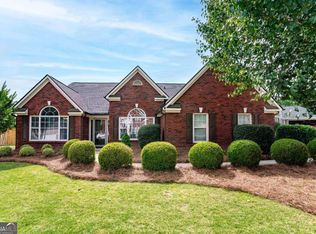 211 Sandhurst Ct, Suwanee, GA