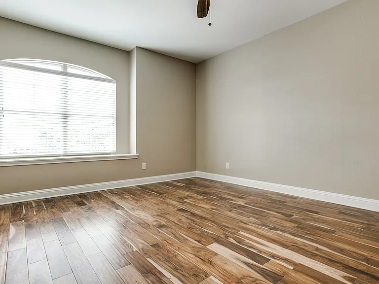 3141 Greene Ave — Photo 46