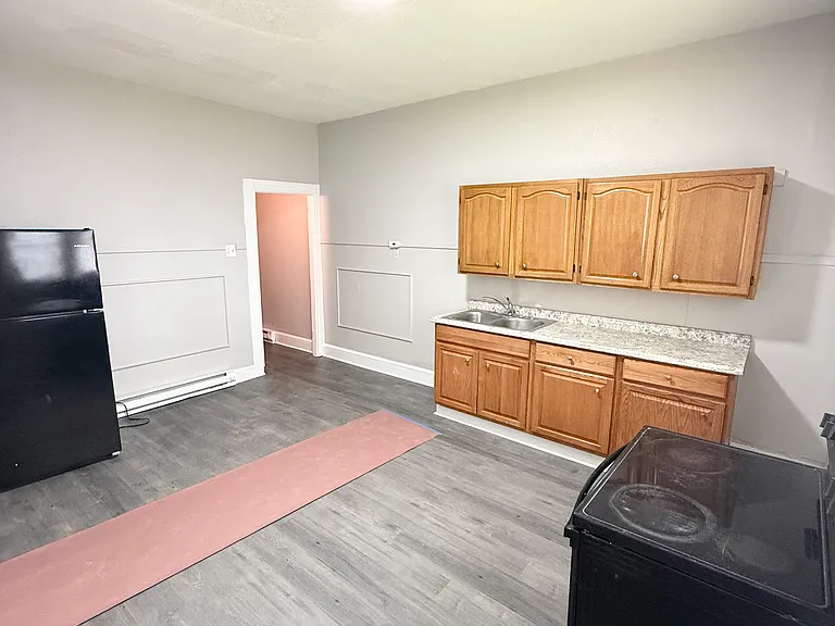 611 E Market St #1 — Photo 10
