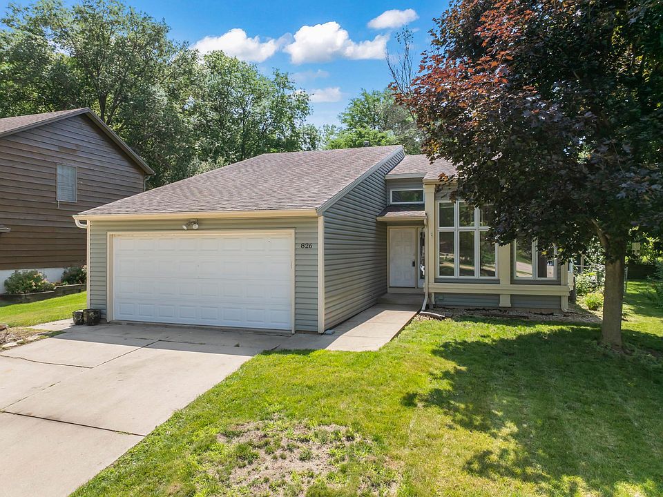 1st image of 826 Northland Pl NE