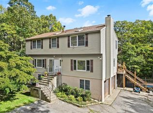 18 Maple Rd, Lake Peekskill, NY 10537