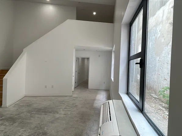 556-557 Market St #Var1, Newark, NJ 07107