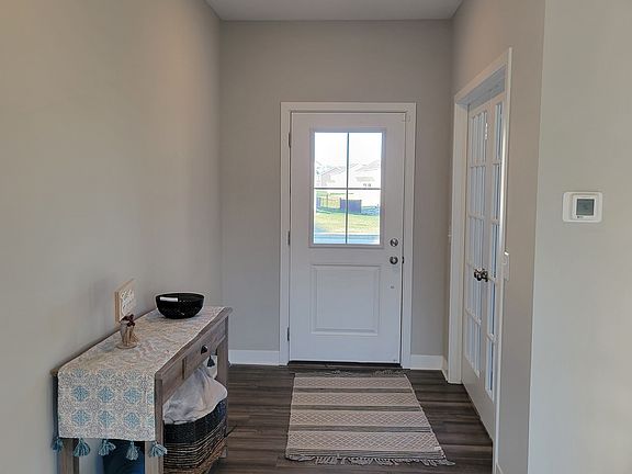 4th image of 888 Canning St