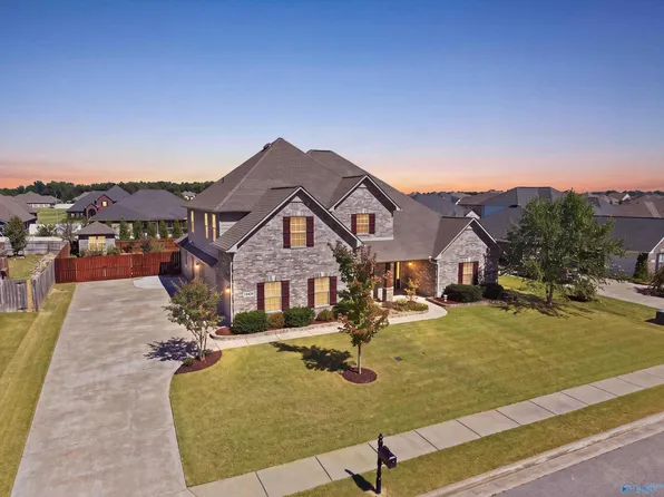 13434 Covington Dr, Athens, AL 35613