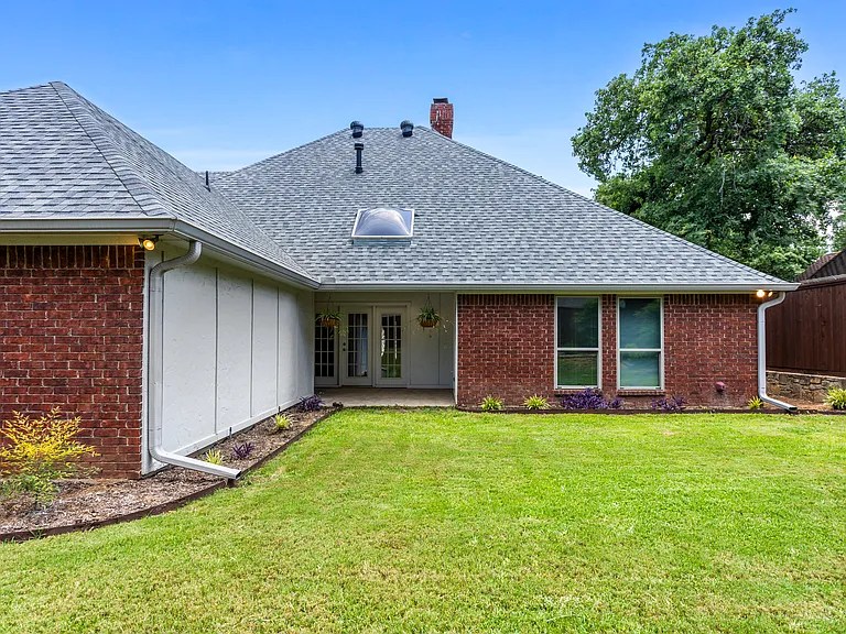 2942 Woodland Hills Dr — Photo 38