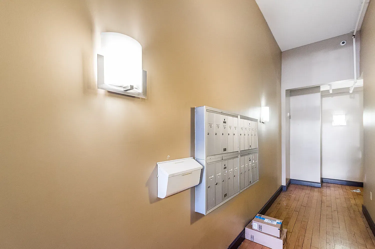 121 W Broad St — Photo 3