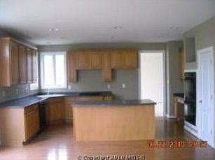 3rd image of 724 Coybay Dr