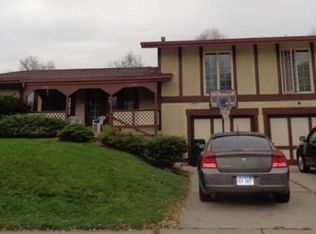 2723 Stoneleigh Dr, Lansing, MI 48910