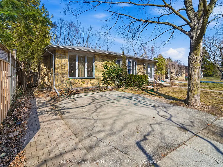 481 Anthony Dr — Photo 29