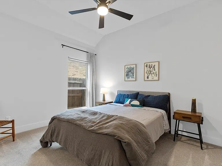 557 Jefferson Dr — Photo 21