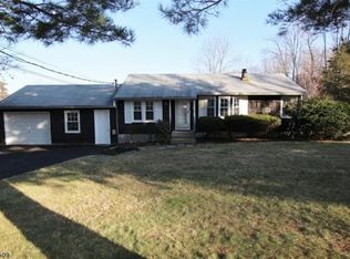 1 Signal Hill Trl, Sparta, NJ 07871