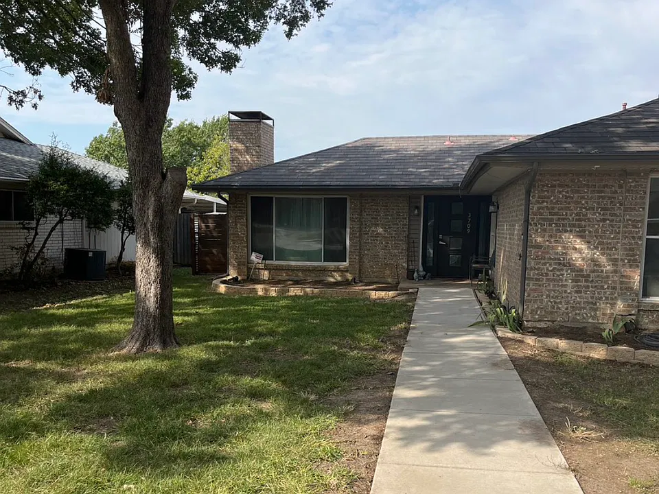 3709 Westminster Dr
