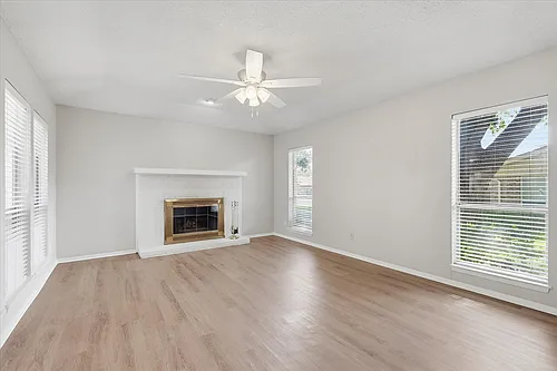 826 Shady Glen Ln Photo 1