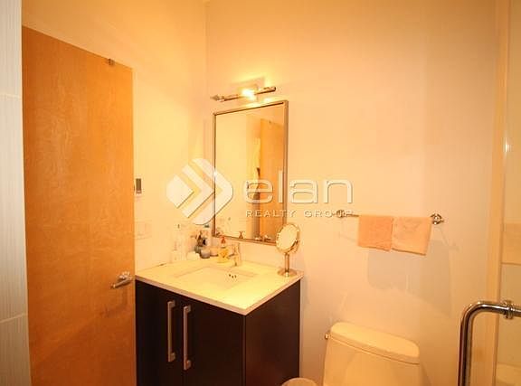 5th image of 1919 W Armitage Ave APT 1F