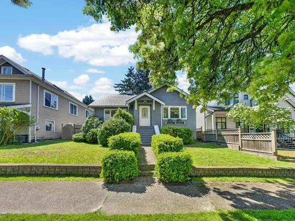 834 4th St, New Westminster, BC V3L 2W6