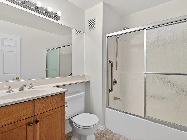 3485 Linden Ave — Photo 6