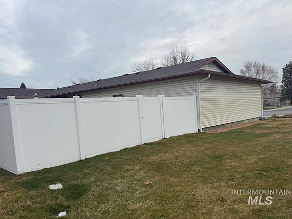 2nd image of 1145 Utah St