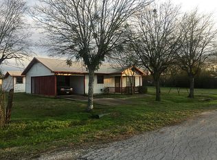 1016 W Bowers Ave, Dime Box, TX 77853