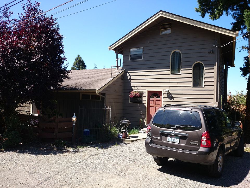 2nd image of 4614 SW Edmunds St