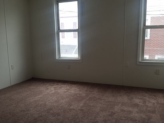 4th image of 818 Grant St