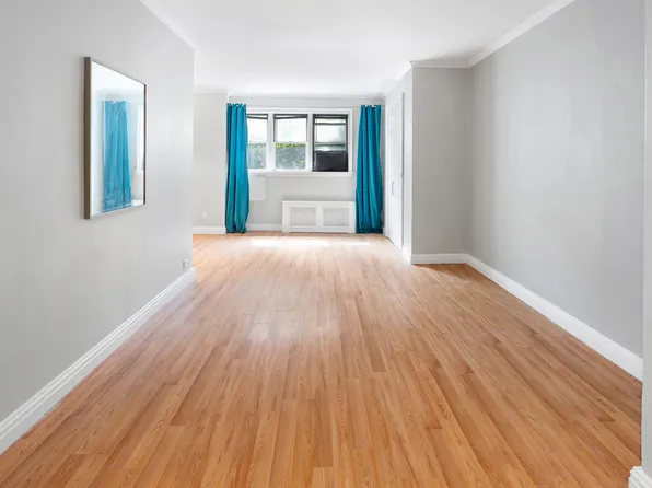 495 East 7th Street image 1 of 6