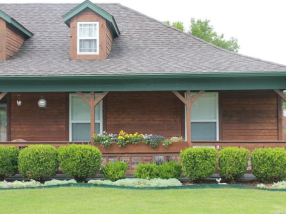 3rd image of 2401 Westwood Dr