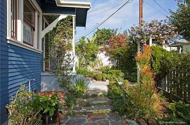 4855 Wightman St — Photo 3