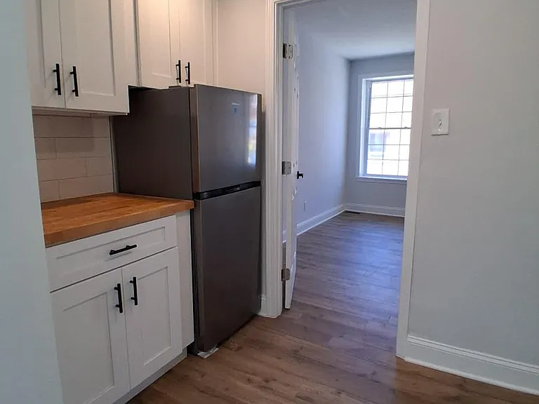227 W Mulberry St #1 — Photo 6