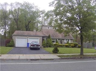 136 Mountain Ave, Piscataway, NJ 08854