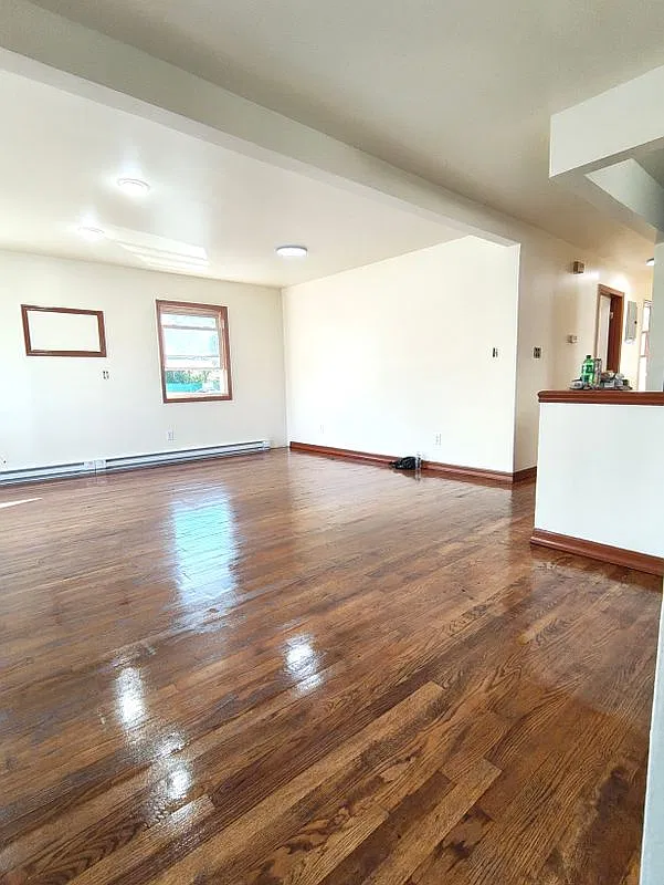 3 bed, 2.0 bath, 1239 sqft, $4,200 — Photo 3