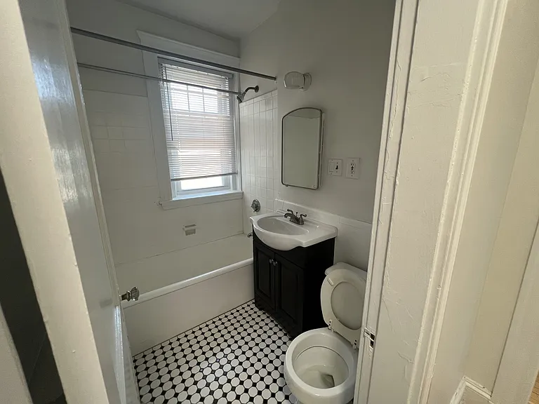 28 Langdon St #12A — Photo 8