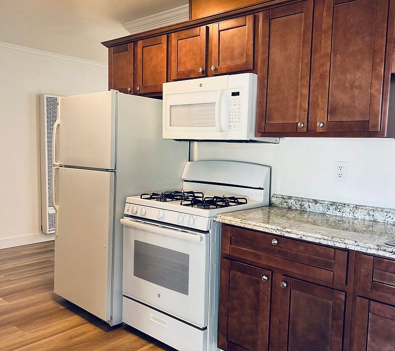 1st image of 111-113 6th St #111-7