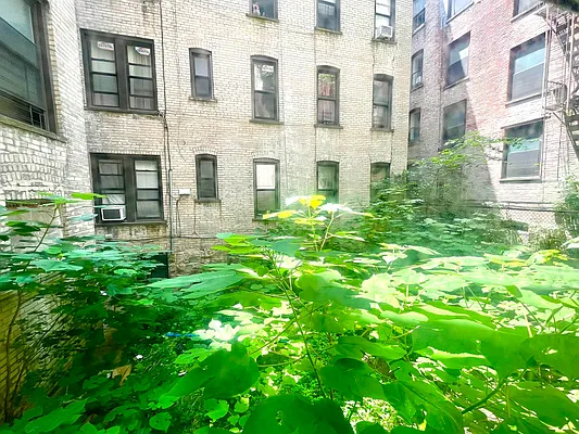 Rented by R New York | media 32