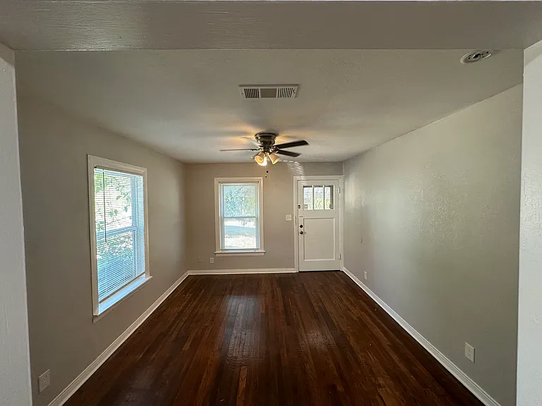 2307 Douglas Ave — Photo 3