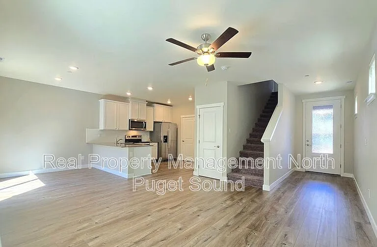 8303 Gilman Way — Photo 5