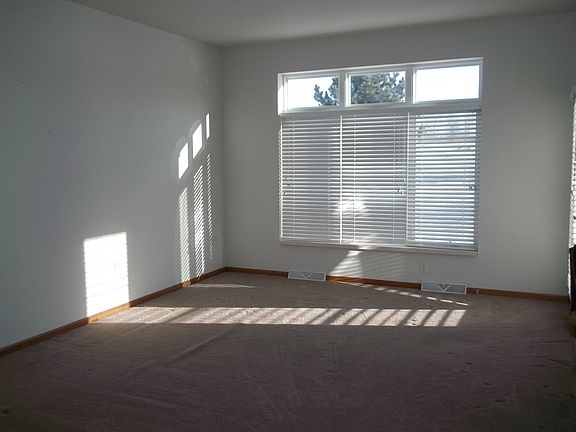 2nd image of 326 Southlake Cir
