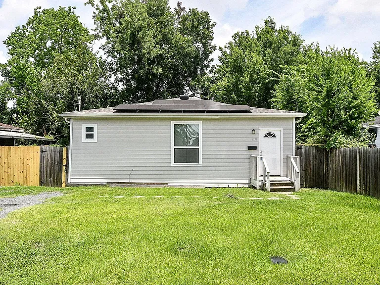 4137 Galesburg St — Photo 1