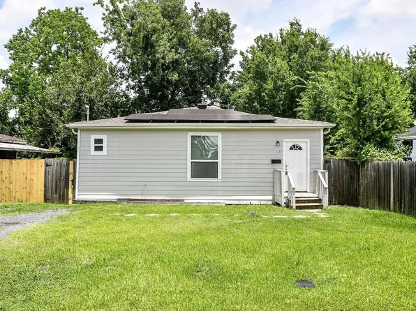 4137 Galesburg St, Houston, TX 77051