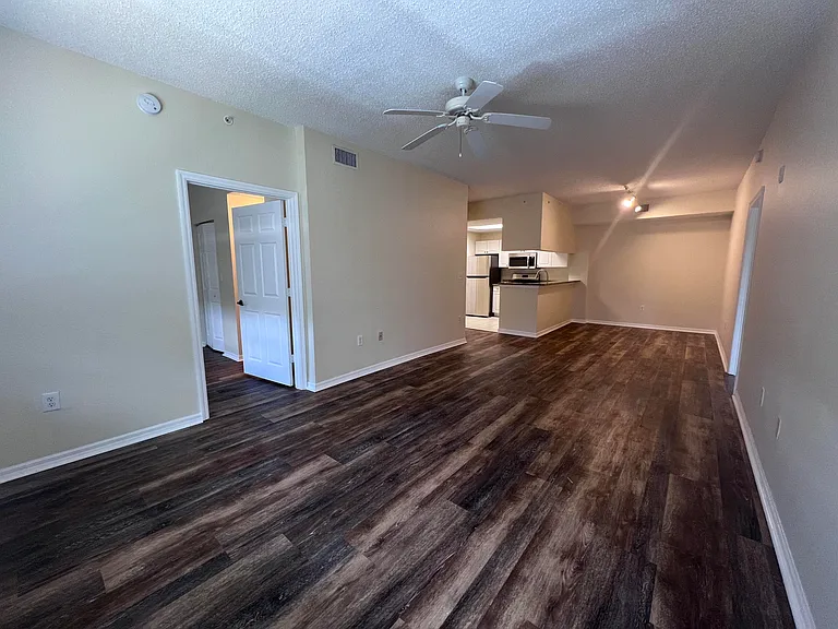2802 Sarento Pl #302 — Photo 6