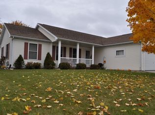 338 Settlement Rd, Hartford, WI 53027