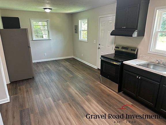 4th image of 2022 4th St E